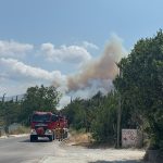 Çanakkale'de tarım arazisinde başlayıp ormana sıçrayan yangına müdahale ediliyor